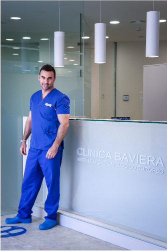 Alvaro de Casas Cirujano oftalmólogo de miopía cataratas y retina en Clínica Baviera (Alicante)